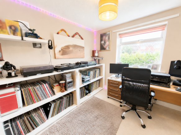 4 bed Detached for sale Image 10
