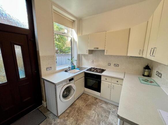 3 bed Terraced to rent Image 5