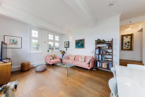 New Riverhead, Rosebery Avenue, London, EC1R
