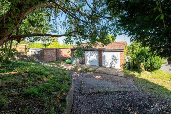 Driveway/Garage/Workshop