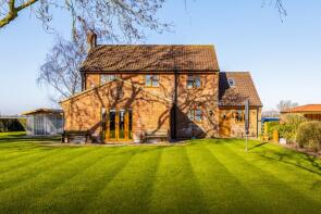 Harribels Cottage, Saltfleet Lane, Surfleet, Spalding PE11 4BD