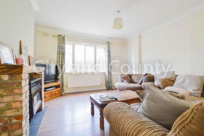 Living room 1.jpg
