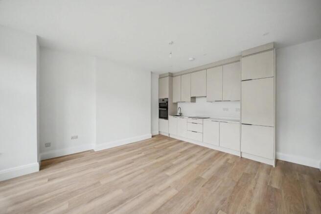 2 bed Apartment for sale Image 6