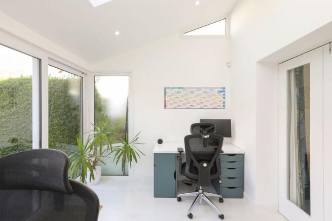 3 bed Semi-Detached for sale Image 11