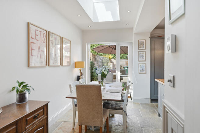 4 bed Terraced for sale Image 9