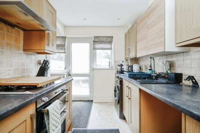 30daimleravenueox...