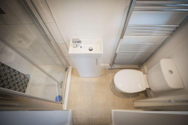 En suite Showe...