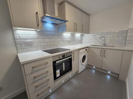 Flat 2, 32, Alhambra Road, Southsea PO4 0RT