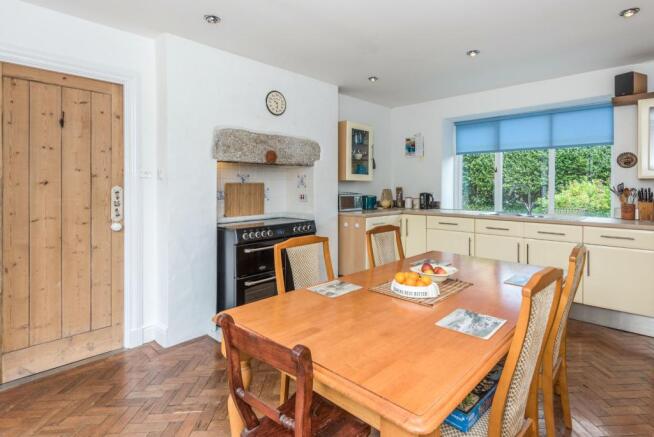 Kitchen/Dining Area
