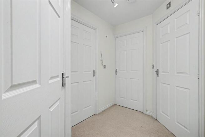 Hallway 1_2.jpeg
