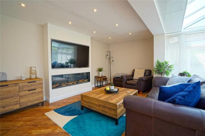 4 bed Detached for sale Image 5