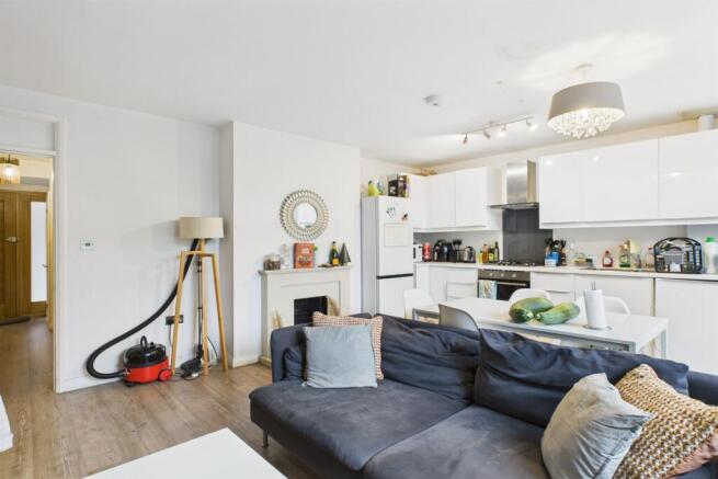 Gressenhall Road, Southfileds, London, SW18 photo 4