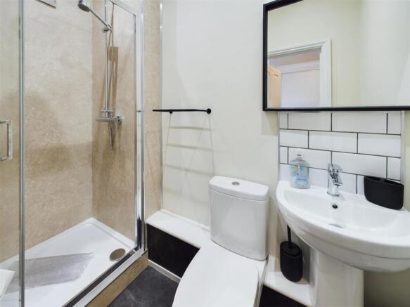 2 bed Apartment for sale Image 9
