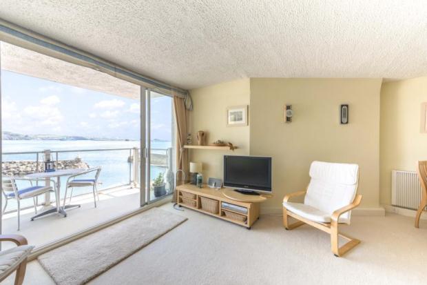 Lounge Balcony