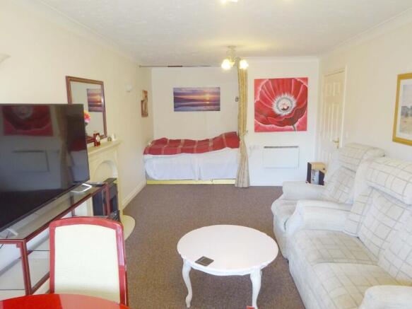 Lounge/Dining Room
