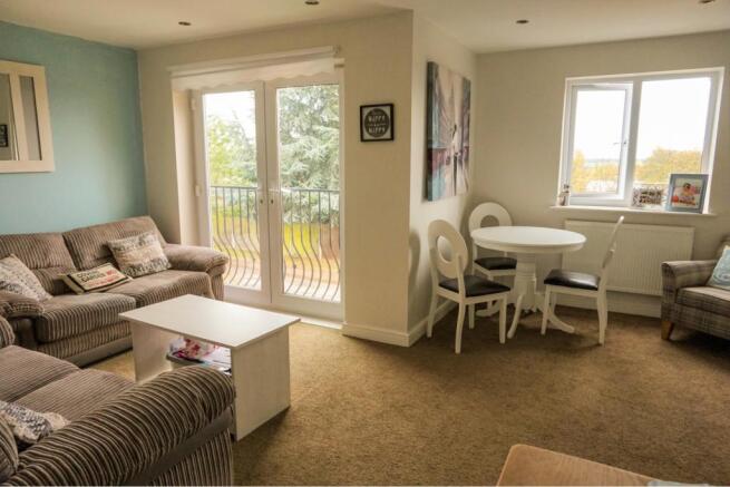Lounge/Dining Room