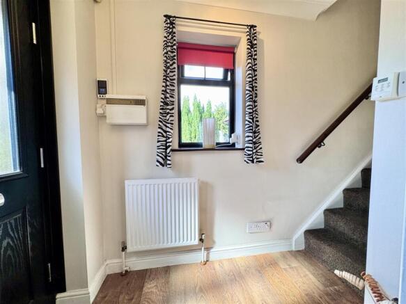 4 bed Detached for sale Image 11