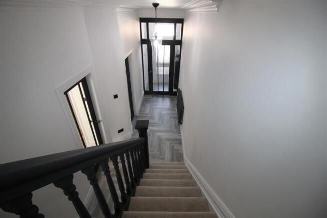 Park Rd, 50A, hallway.JPG