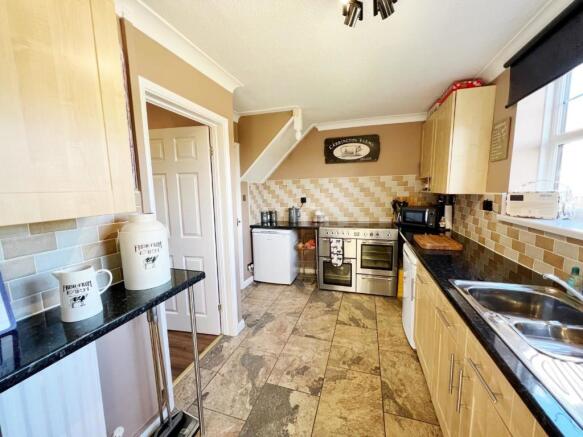 Kitchen 5.jpg