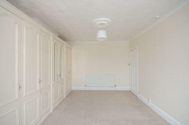 Bedroom 1 pic 2.jpg