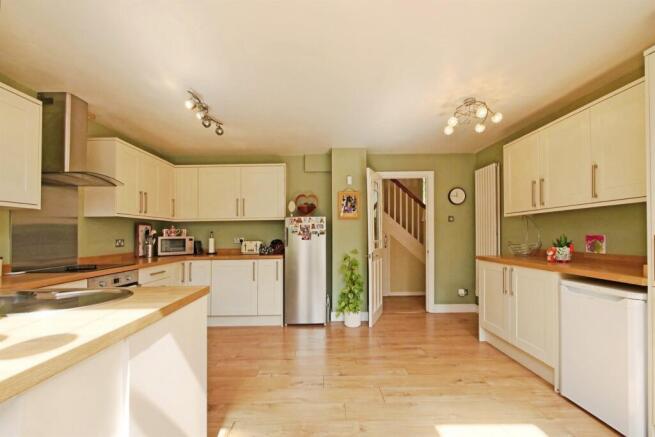 3 bed Semi-Detached for sale Image 11