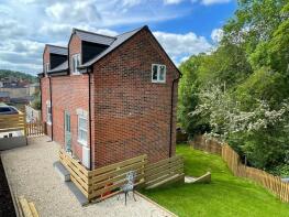 1, Spring Villas, Lower Spillmans, Stroud GL5 3RW