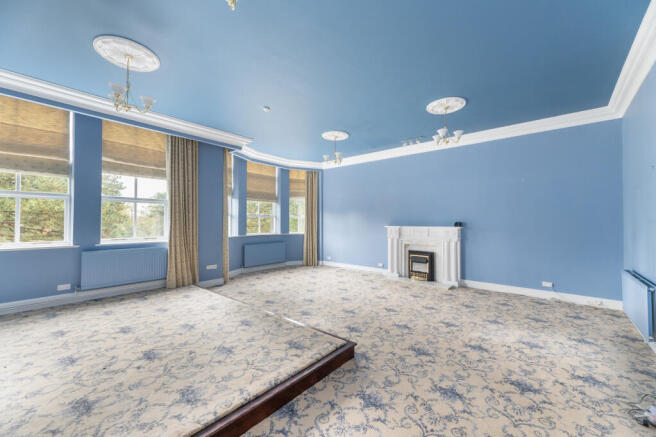 4 bed Apartment for sale Image 7