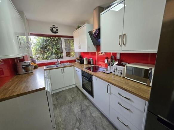 Photo 8
