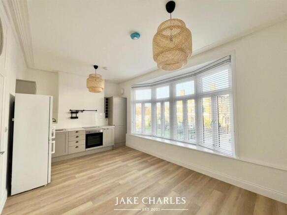 77f1fb40-a049-4dd0-8879-ee04178d01f3.jpg