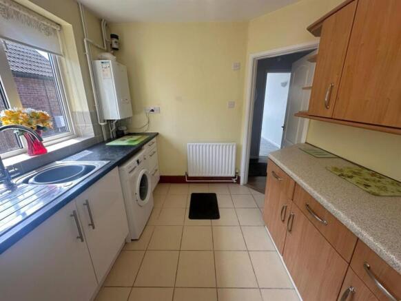 Kitchen two.jpeg