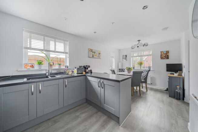 Kitchen / Breakfast Room