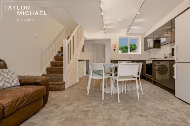 Kitchen / Living Room
