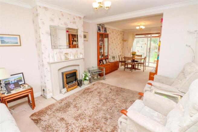 Lounge/Dining Room