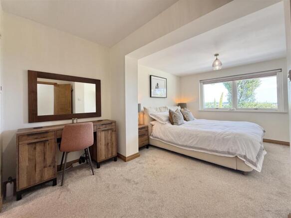 Bedroom 1.jpg