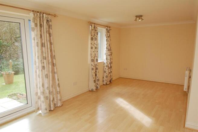 4 Millennium Apartments dining area.JPG