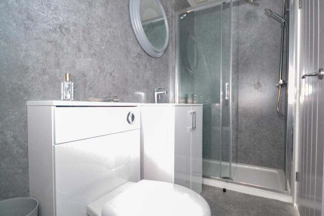 2 bed Apartment for sale Image 7
