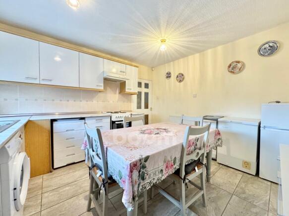 Ness Avenue, Johnstone kitchen shot