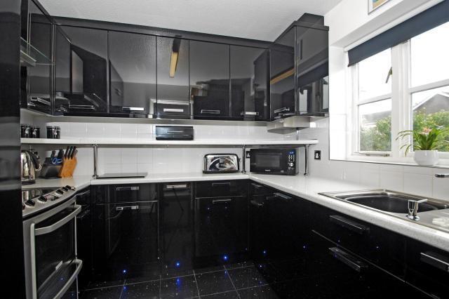 Modern Fitted Kitchen