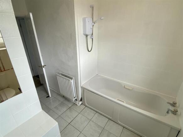 2 bed Terraced to rent Image 7