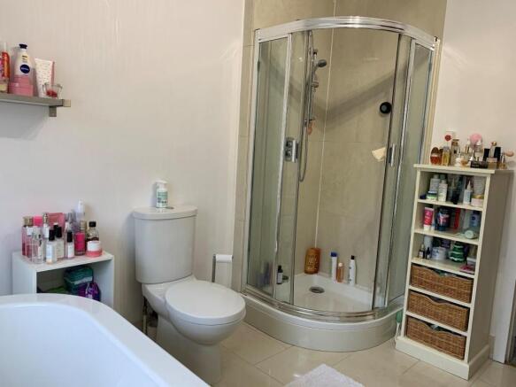 Bathroom.1.jpg