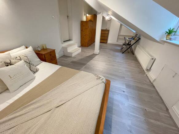 Flat 4, 31 Falkner S