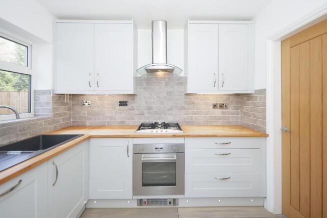 15 Greville Smith Avenue Cv31 2HQ-18.jpg