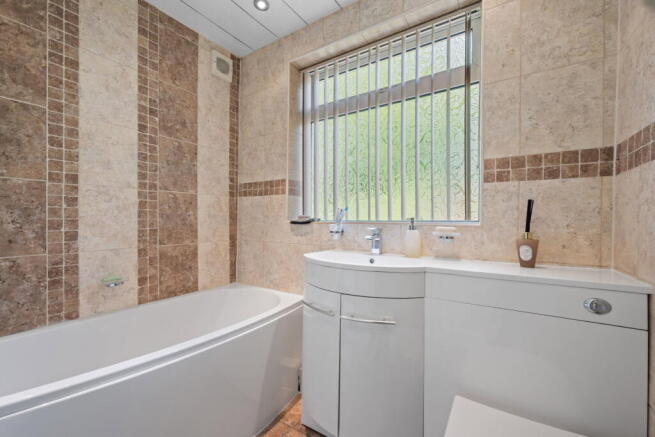 3 bed Terraced for sale Image 11
