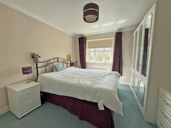 4 bed Detached for sale Image 10