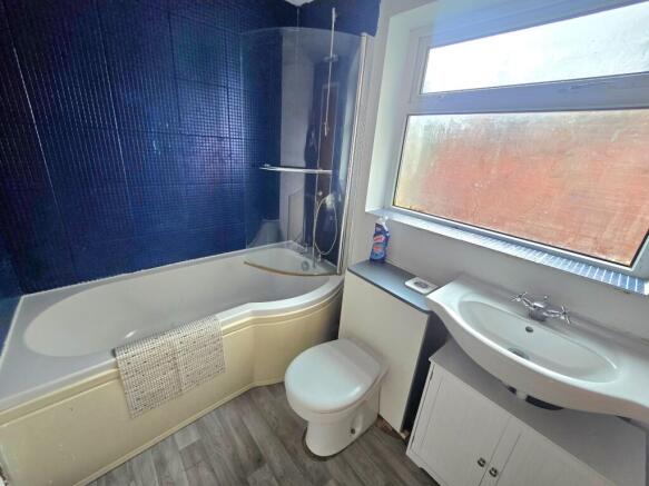 3 bed Terraced to rent Image 4