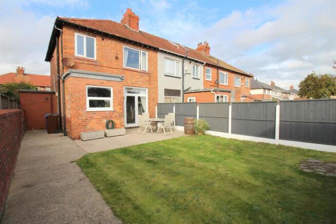 Cudworth Road, 26, outside 3.JPG