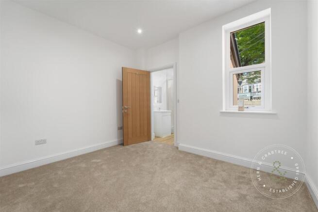 207 Cathedral Rd flat 1 -11.jpg