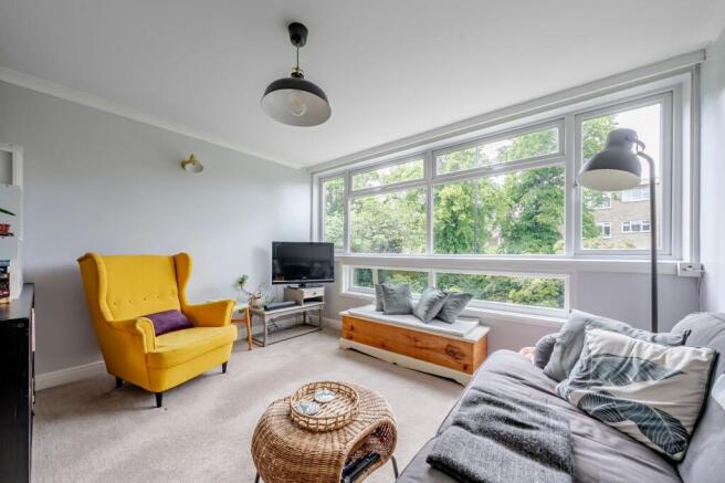2 bed Flat for sale Image 7