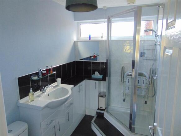 LUXURY EN SUITE SHOW