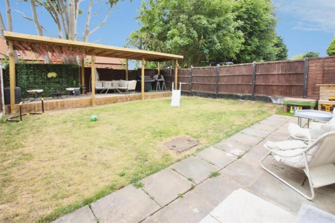 3 bed Semi-Detached for sale Image 12